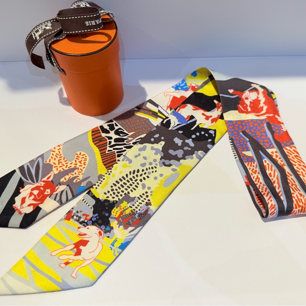 Hermes Silk Twilly En Liberte with dog pattern